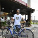 World travelling cyclist stranded in Johor after misinformation from travel agent 이미지