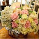 일산동원산부인과꽃배달 출산축하선물로 배송된 고급꽃바구니 이미지