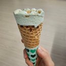 네네치킨 스노윙 치즈 반반 쇼킹핫소스 추가 부라보 피스타치오 솔직후기 가격 칼로리