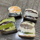맘모스주택 앞 횡단보도 | 잠실 송리단길 카페 맘모스 샌드 맛집 밀빛 후기(흑절미,왕밤버터크림,황치즈뽀또,우지말차꾸덕,저당...
