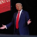 속절없이 떨어지는 원화값...&#34;3500억달러 현금 투자시 환율 1500원 돌파” 이미지