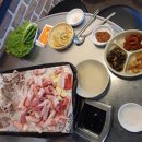 뚠뚠돼지김치찌개 이미지