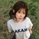 팔호스넥 | 아캄 AKM Horse Half Top 블루 반소매 티셔츠 | 주말 데님 코디에 또렷한 중앙 로고 대비가 보이는 티셔츠