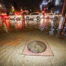 ■ 폭우 때문에 빗물 사고, 감전 사고, 맨홀 사고 이미지