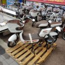 화이트 자전거 이미지