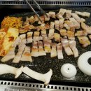 돌판삼겹살 쌈 이미지