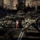 우크라이나 독립기념일 공격으로 22명 사망 이미지