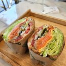 달리는커피 | [문정역 맛집] 달리는 커피 호밀 연어 샌드위치와 복숭아 아이스티 후기