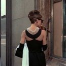 티파니에서 아침을 이미지