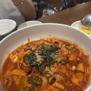 텅 잠실 | [잠실역 맛집, 카페] 중독성 강한 칼비빔면 '신라제면' & 감각적인 공간 '텅 잠실' 솔직 후기!