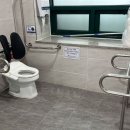 시립도서관1층 화장실 이미지