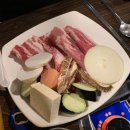 동해솥뚜껑삼겹살 - 경주시 공영주택길 8 | 동해솥뚜껑삼겹살