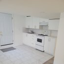 Bathurst and Finch 반지하 렌트 (recently renovated) $2000 per month 이미지