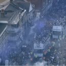 유로파 우승 퍼레이드 하는 토트넘 핫스퍼 선수단 이미지