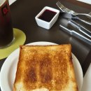 압구정역 카페 식빵이 맛있는 압구정생식빵옵션블랙 방문 후기