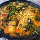 텃밭에노는닭 이미지