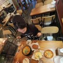 이현주공아파트 | 피크트램, 스카이테라스, 미도카페, 홍콩 디즈니랜드, 초이홍 아파트, 미드레벨 에스컬레이터, 덩라우 벽화