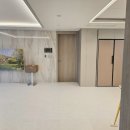 (주)화이트캐슬 | [자람매트 시공후기] 창원 롯데캐슬 포레스트 사화...거실·복도·주방 멜라카토 화이트 (왜 자람매트인가)