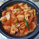 흰 쌀밥에 쓱쓱 비벼 먹으면 오감을 자극하는 닭볶음탕 맛집 BEST5 이미지