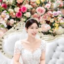 뉴축복웨딩홀 앞 | 더뉴컨벤션 더뉴홀, 라움스튜디오와 함께한 감성 가득한 본식스냅 촬영 이야기
