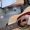 마음 울림 통기타 이미지