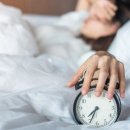 “밤새면 뇌 나이 2살 늙는다” 이미지