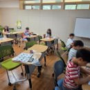 로봇이 움직이는 도서관 이미지