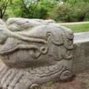 일본이 파묻은 ‘왕의 계단’ 조각상 발견…궁궐 시작점 상징 이미지