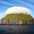 ﻿거﻿대 구름 내려앉은 ‘컵케이크 섬’의 모습 화제 모아(사진1) 이미지