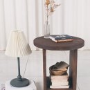 소년과 나무 이미지