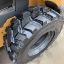 일꾼한우농장 | 스키로더 타이어 한우농장 필수템, 궤도식 타이어 업그레이드 교체