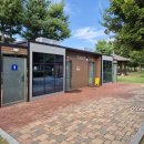 강변공원 공중화장실 이미지