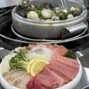 고래약국 | [수원역 새로오픈 맛집] 고래아저씨 수원역점 산더미 조개칼국수랑 모듬회까지 뿌신 후기