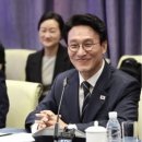태극기 배지 거꾸로 단 국무총리••• 이미지
