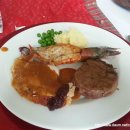 [마카티]크리스마스 런치 타임 *Surf and turf for our Christmas lunch — Fairmont Hotel Raffles Suites and Residences* 이미지