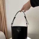 059-1 | [언박싱 후기] PRADA 프라다 미니 브러쉬드 레더 버킷백 블랙 1BE059 솔직리뷰
