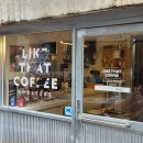 댓나잇 (That Night) | 부산대카페 부산카페컨설팅 라이크댓커피, 감성인테리어와 커피맛에 반한 곳