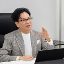 깃들다