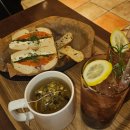 한비하우스 | 그냥 둥글고 어리고 말랑말랑하기만 한 것들