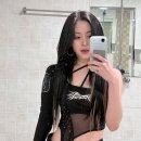 그룹 ‘있지(ITZY)’ 멤버 류진 "바지에 손 넣어 죄송" 사과…무슨 일이 있었길래 이미지