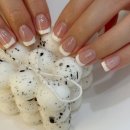 달리아 네일 이미지