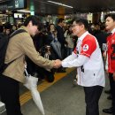 출근길 김문수에 서울의 &#39;차가운 민심’…중도층 민심 이탈 경고등 이미지