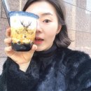 제이에스엘리 | 3월전시추천👩 테일러 화이트/ 더엘리 버블티 먹은 후기