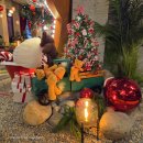 발산역 6번출구 옆 | 예쁜카페] 계절마다 달라지는 인테리어, 겨울 크리스마스 카페,대형트리 데이트명소 발산역 어나더사이드