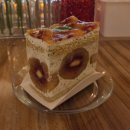 오렌케이크 | 서울식물원 마곡나루역 카페 고드니 비건 글루텐프리 케이크 휘낭시에 맛집 홍다래미나리케이크 후기