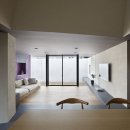 주택 담장 앞 이미지