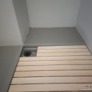 자양초등학교/자양유치원 | 다용도실(세탁실) 편백나무 발판 설치로 더욱 편리하게 사용하세요.