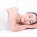 이 자세로 자면 큰일납니다" 혈관 건강 무너뜨리는 위험한 '이 수면 습관' 이미지