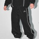 핏투윈짐 | 본투윈 팬츠, 핏 무너지는 조거는 이제 그만, 탄탄한 나일론과 심볼 로고로 완성하는 프리미엄 짐