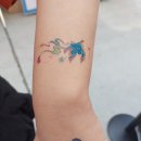 자기에 그린 그림(핸드페인팅) 이미지